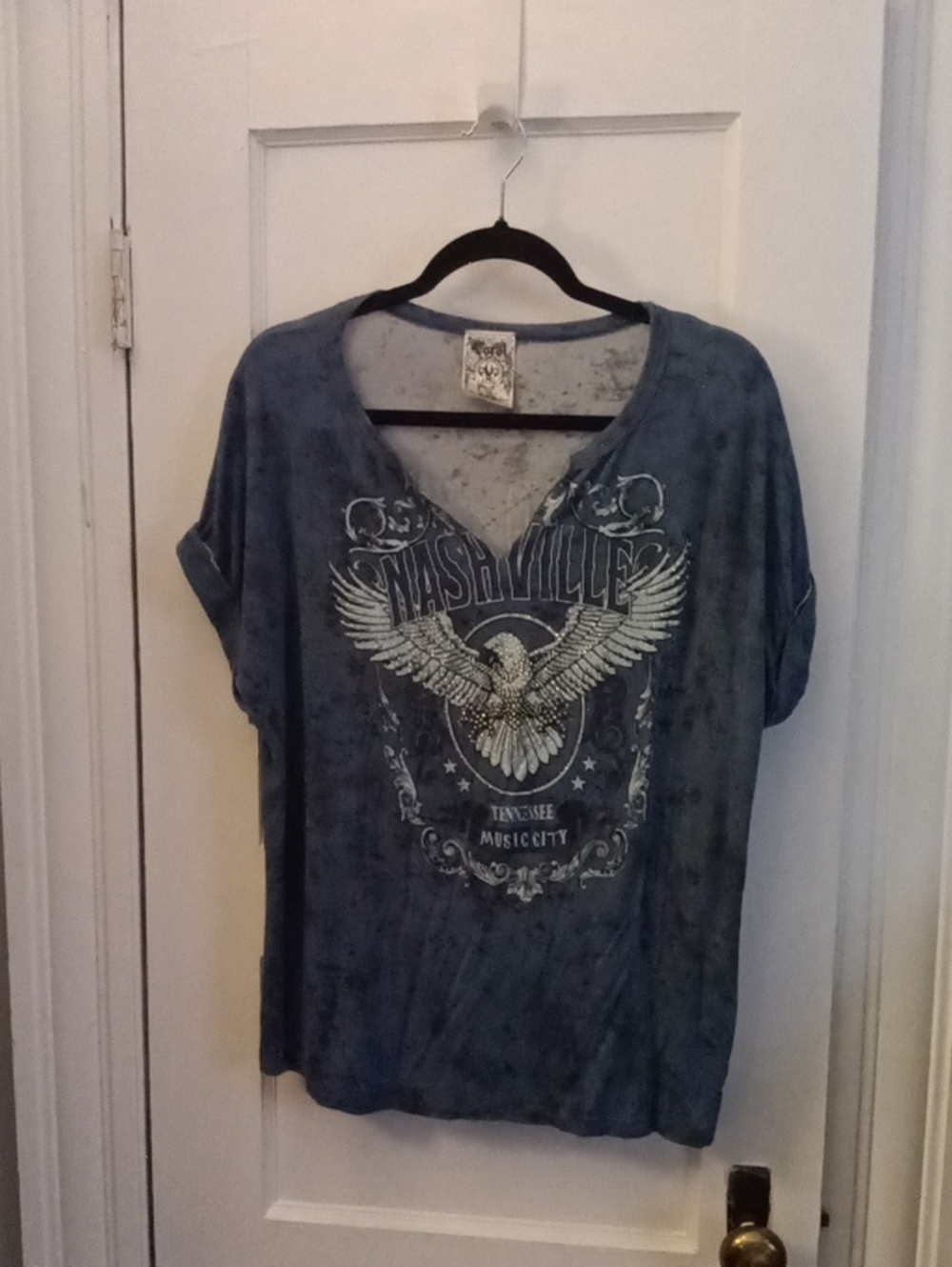 Nashville Eagle Graphic V-Neck Tee